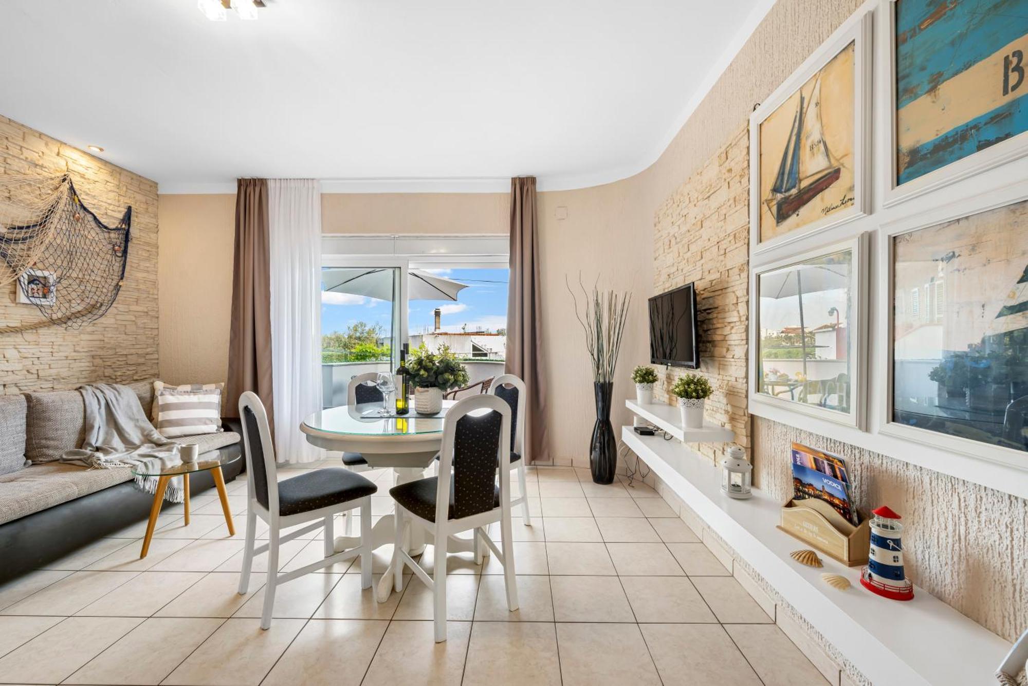 Aquarius Apartments - Beachside With Heated Pool Vodice Exterior photo